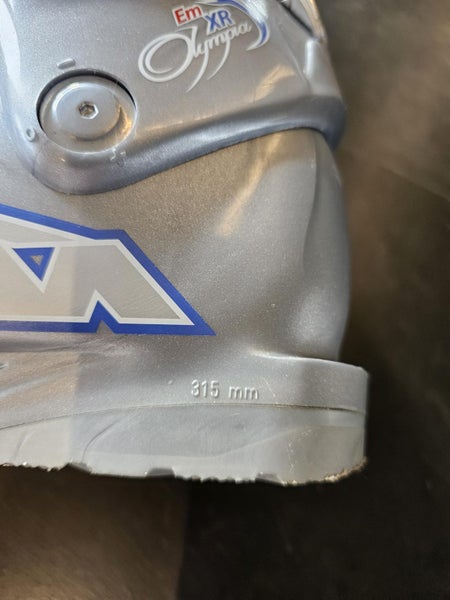 Ski boots63613784907778114