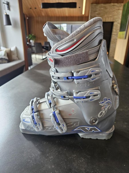 Ski boots63613784907778111