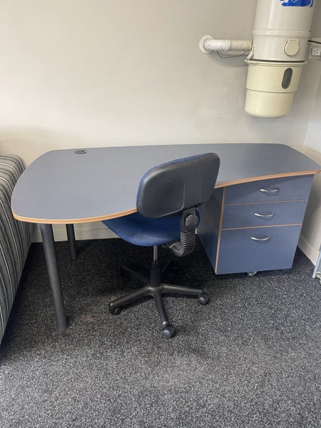Student/Office Desk & Chair Carousel 1