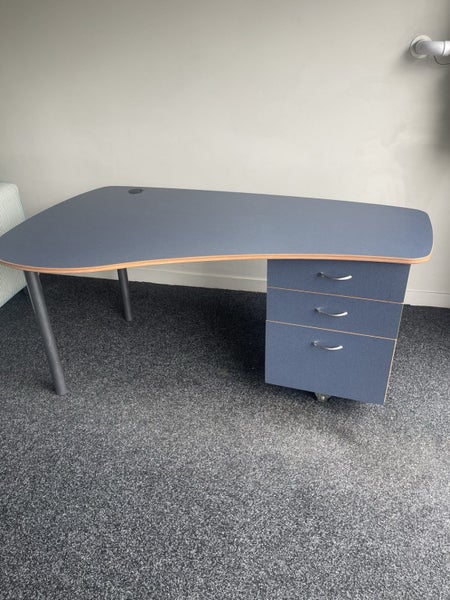 Student/Office Desk & Chair Carousel 2