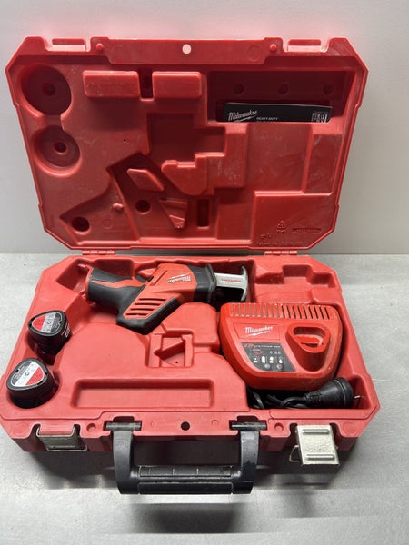 Milwaukee M12 Hackzall Reciprocating Saw with 1.5AH bundle kit 2 batteries Carousel 1