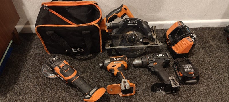 4 Piece Brushless AEG Tool Kit Carousel 1
