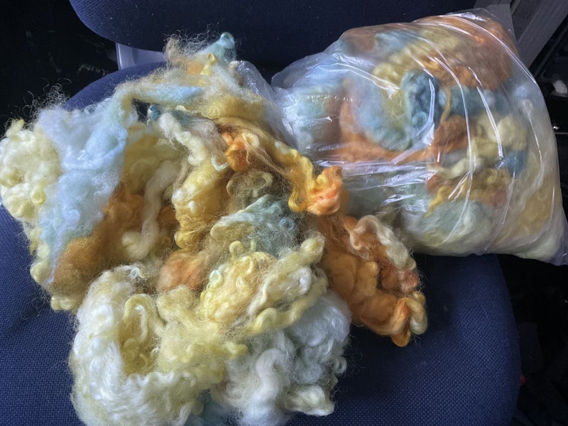 * BEAUTIFUL FLEECE HAND DYED 100 grams NEW SUNRISE Carousel 1