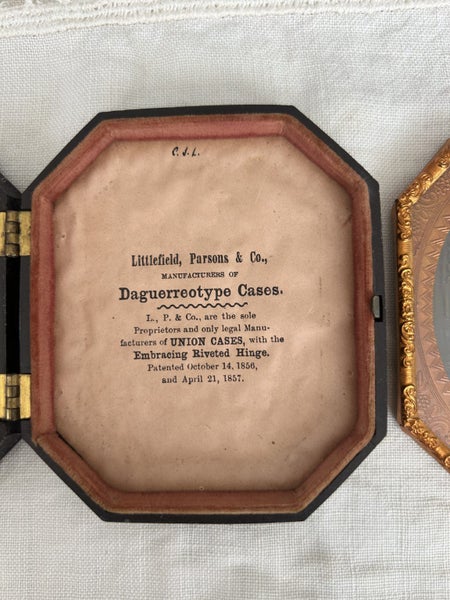 Daguerreotype Case & Photo - Union Cases Carousel 2