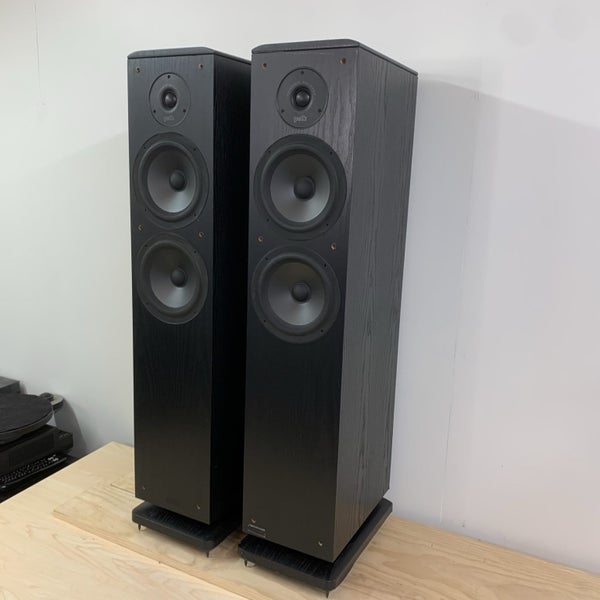 Fantastic Polk RT-12 Speakers - Excellent Sound! Carousel 1