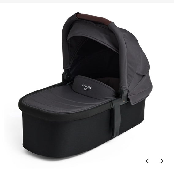 Edwards & Co Oscar M2 Black Luxe & Carry Cot w/ bnew mattress (Manula & Box) Carousel 9