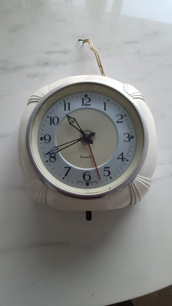 Genalex Antique clock Carousel 2