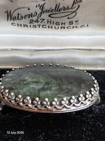 $1 Antique Sterling Silver Greenstone Brooch 7.04gm Carousel 9