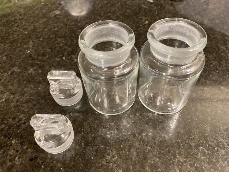 Laboratory style little glass bottles with glass stoppers Carousel 3