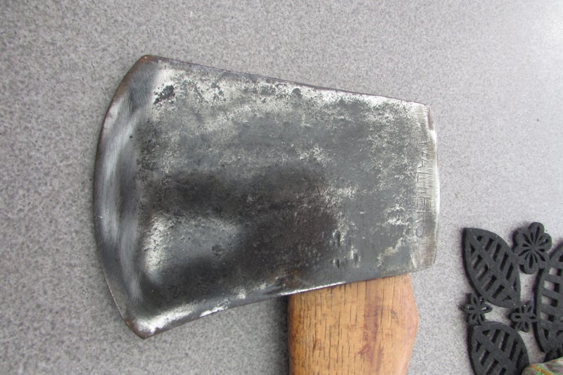 WALTERS Axe Carousel 8