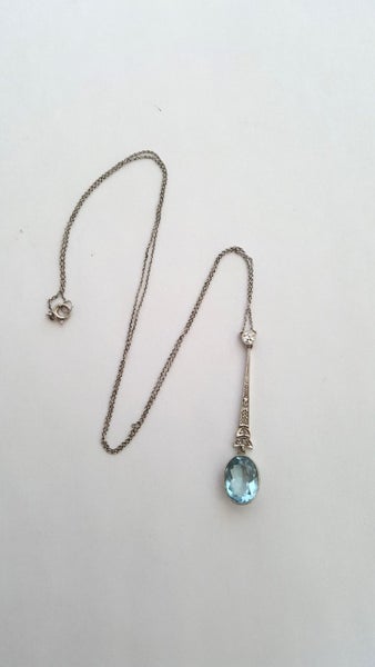A Beautiful Art Deco Platinum & 18CT Aquamarine & Old Cut Diamond Necklace Carousel 1
