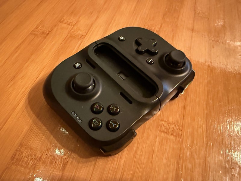 Razer Kishi v1 lightning iphone game controller Carousel 1