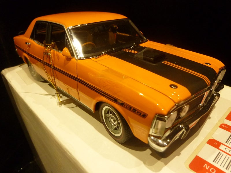 Trax XY FALCON GTHO scale 1:24 Very rare. colour: orange. 1971. Carousel 2