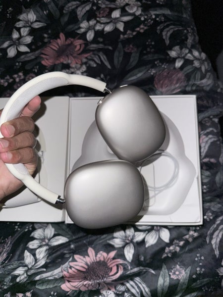 AirPods Max Carousel 5