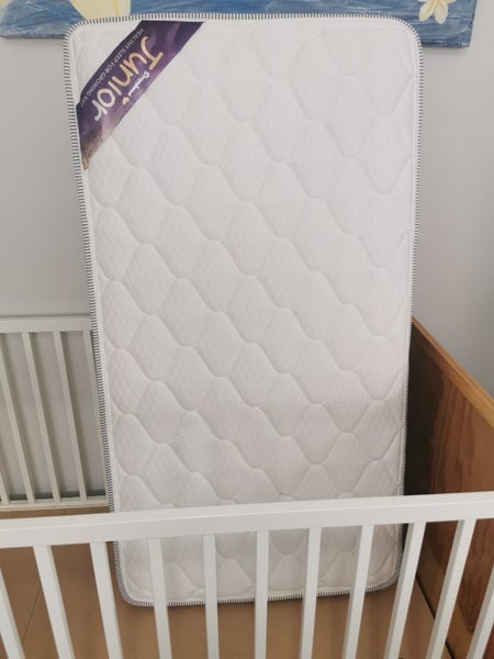 Mocha 3 in 1 cot and mattress Carousel 2