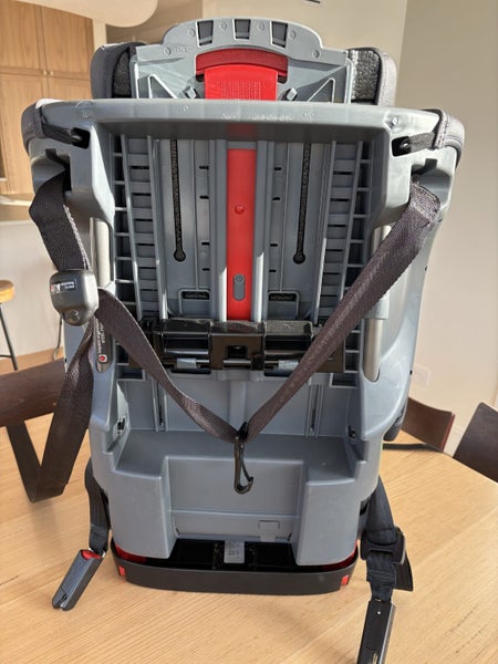 Britax Clicktight booster seat Carousel 2