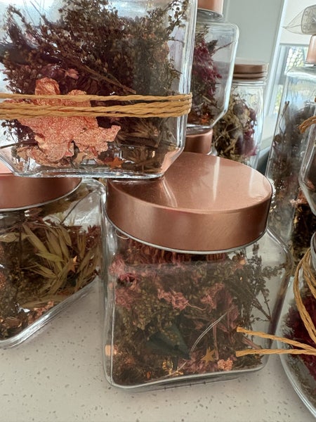 Rose gold table decorations Carousel 1