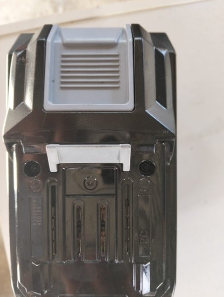 Makita 40v 8ah battery (near new condition) Carousel 2