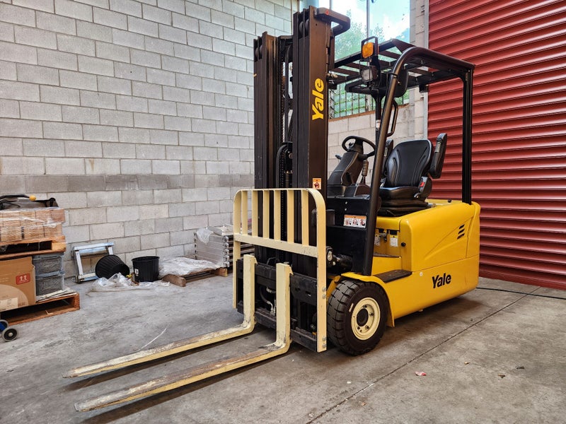 Electric Forklift – Only 150hrs!64051584508418112