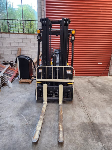 Electric Forklift – Only 150hrs!64051584508418113