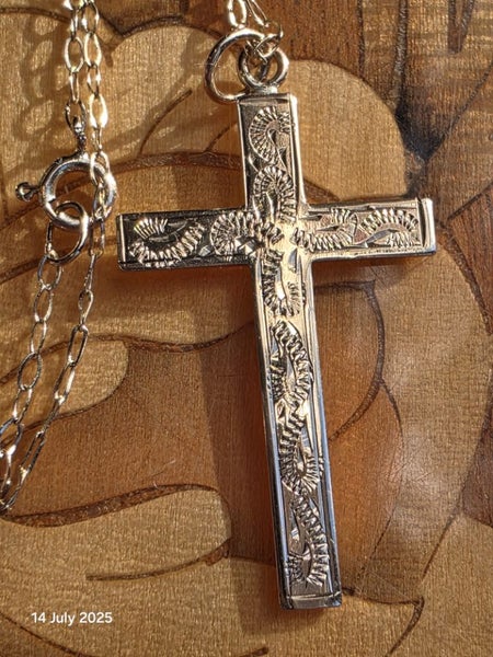 Vintage 9ct Gold Cross & 9ct Gold Chain 1.03gm Carousel 1