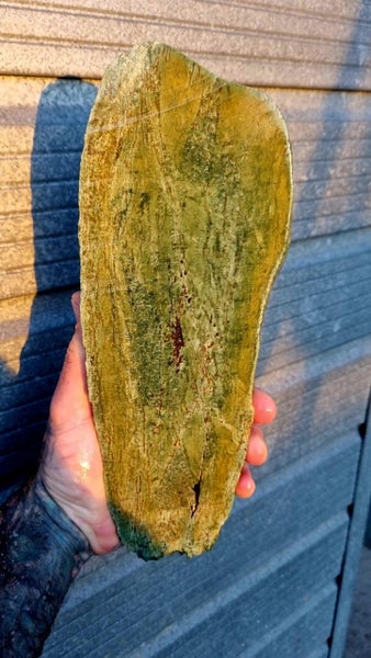Greenstone slab Carousel 7