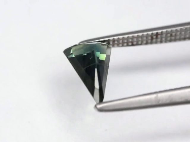 $1 RES * Buy Now $1250.00 * 0.66ct Australian VS Green Sapphire Loose Gemstone Carousel 2