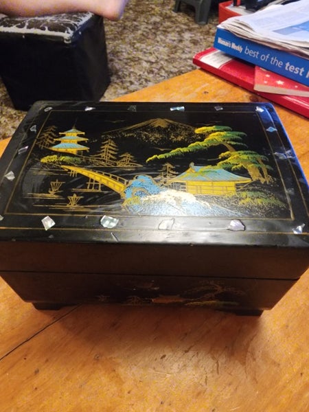 Japanese jewellery box Carousel 1