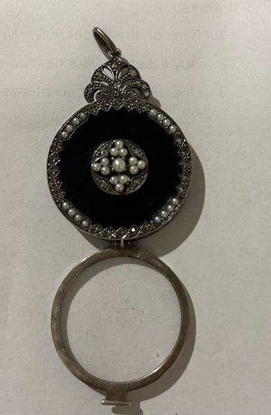 Locket Carousel 2