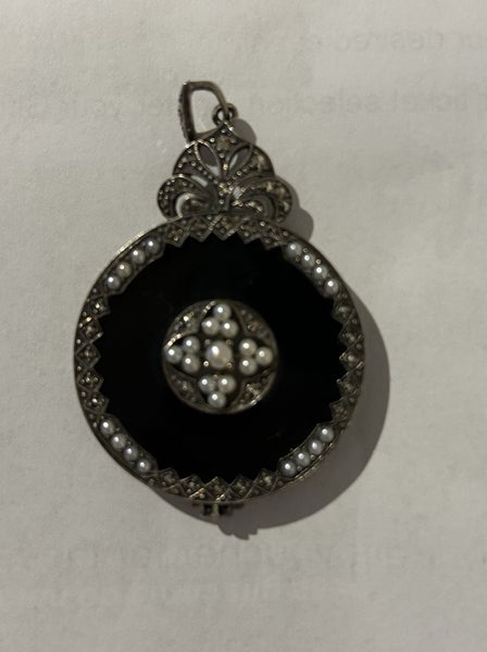 Locket Carousel 1