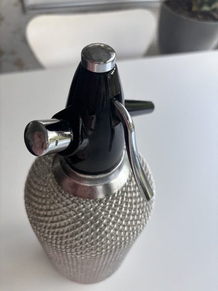 VINTAGE WIRE MESH SELTZER BOTTLE Carousel 14
