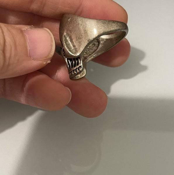 $1 reserve// 3 Vintage Skull Rings Carousel 11
