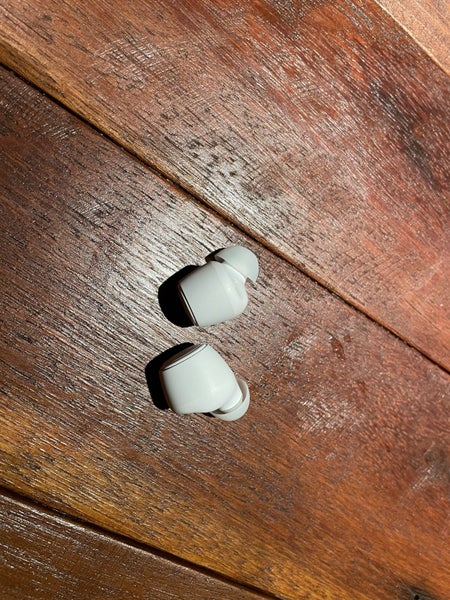 BlueAnt Pump Air-light 2 Earbuds Carousel 1