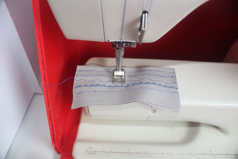 BERNINA SEWING MACHINE MODEL 807 Carousel 3