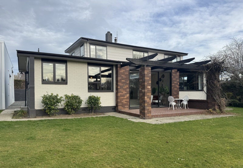 Image 1 of 30
