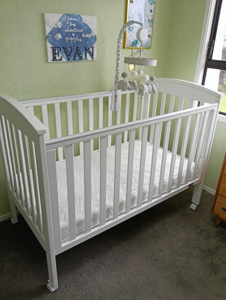 Babyhood Classic Curve Cot, White Carousel 1