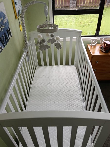 Babyhood Classic Curve Cot, White Carousel 2