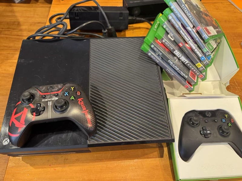 Xbox One with 2x controllers, Camera, and games Carousel 1