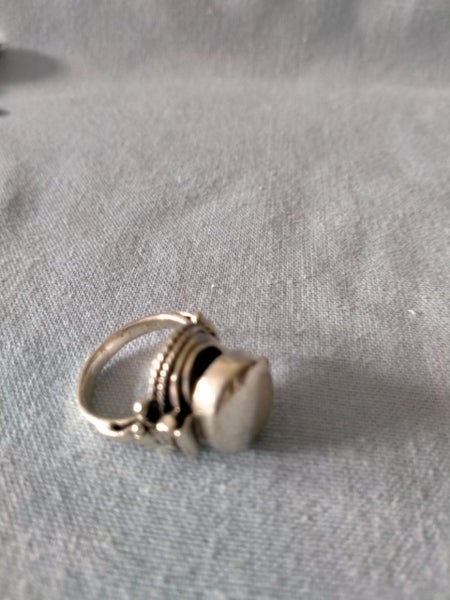 Stirling Silver Victorian Poison Ring Carousel 1