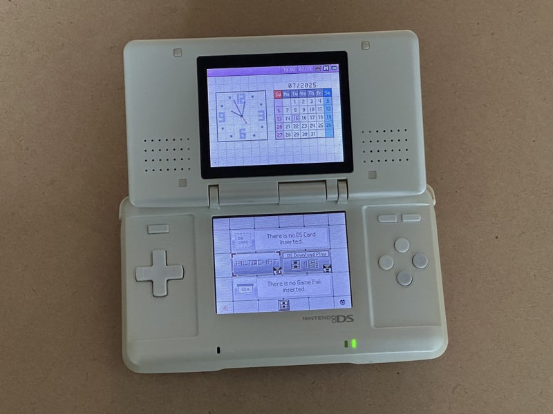 White Original Nintendo DS Carousel 9