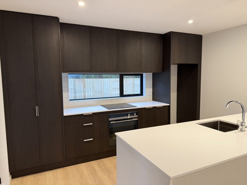 Image 2 of 11
