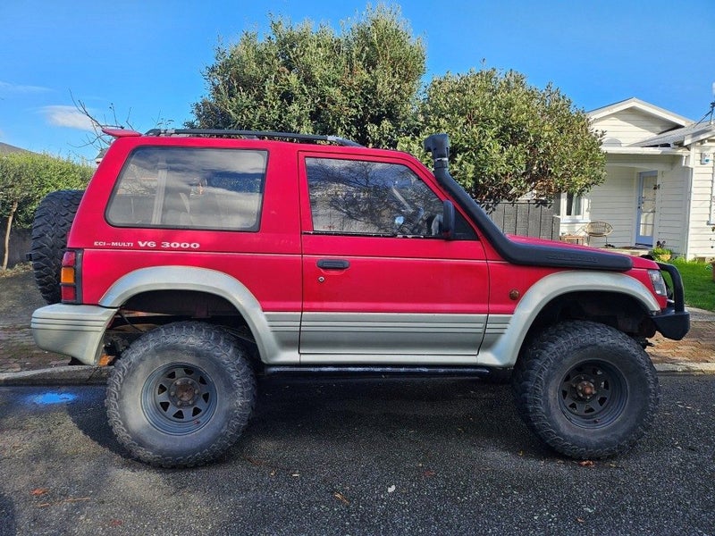1994 Mitsubishi Pajero63612535437570111