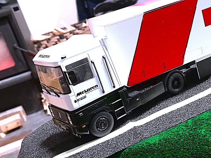 McLaren Grand Prix F1Team Truck and Trailer 1:43 Scale F1 Collection Carousel 2