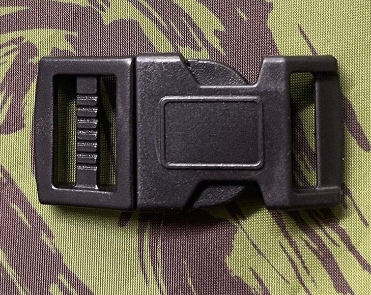 Plastic Buckle - various sizes Carousel 1