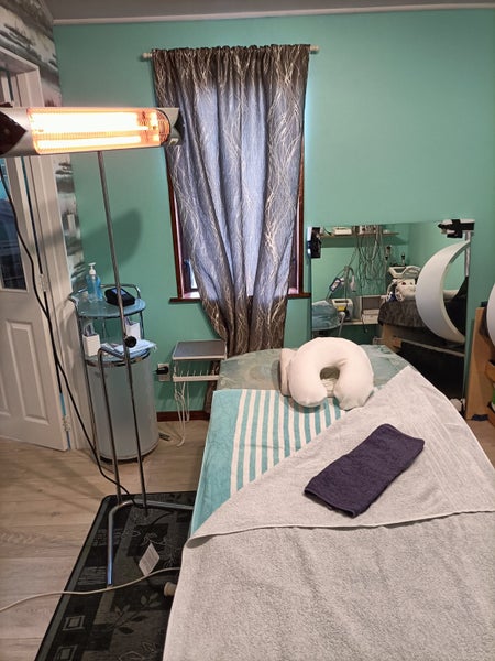 Bargain: Machines for Beauty / Wellness & Tiny House-Clinic, 30m2 Carousel 1