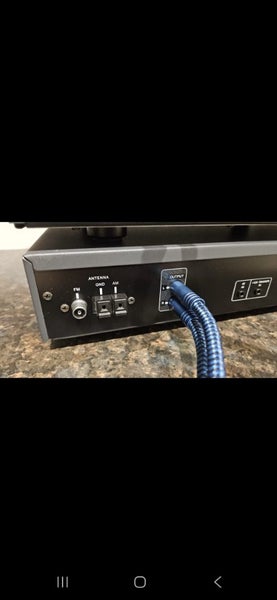 NAD C350 Amp & C422 Tuner Carousel 10