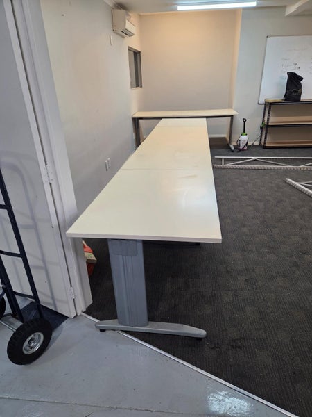 Modular office Tabling - 6.3m x 800mm Carousel 1