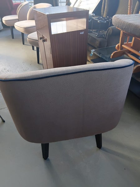 1466 RETRO LOOK TUB CHAIR Carousel 3