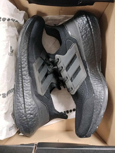 adidas Men's Ultraboost 21 Shoes Black US 9.5 Carousel 2