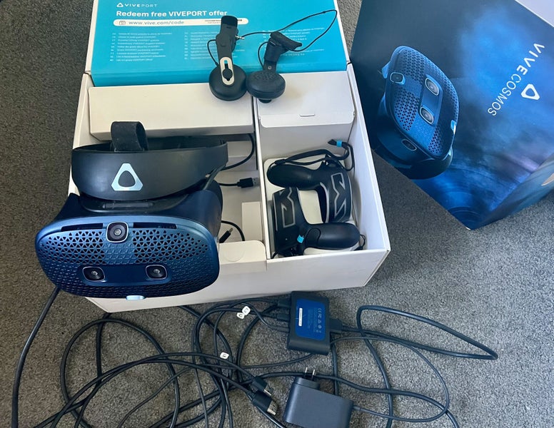 HTC VIVE Cosmos Virtual Reality Kit (VR Headset, Left & Right Wireless) Carousel 1